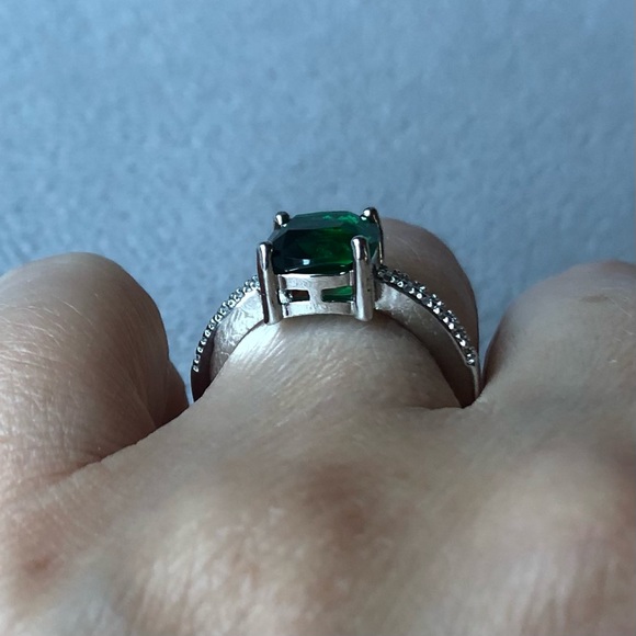 Emerald Colour Square Cut with Cubic Zirconia ~ Stainless Steel ~ Brand New - Picture 11 of 12